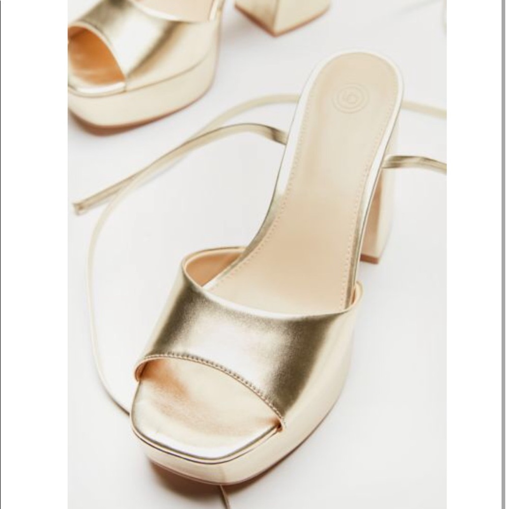 NWT Urban Outfitters Gold Platform Sandals